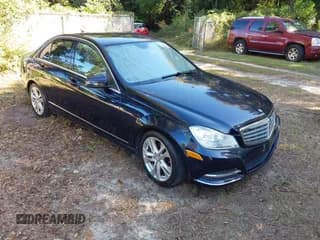 ✅ 2012 Mercedes-Benz C 300 Sport • VIN: WDDGF8BB2CR210406 • Lot: 43590621. Wystawiony na IAAI z przebiegiem 127 000 mil. Bezpłatny archiwum sprzedaży aukcyjnych z USA i szczegółowy raport historii pojazdu na DreamBid. Zdjęcie 1.