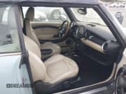 ✅ 2013 MINI Convertible S • VIN: WMWZP3C57DT551118 • Lot: 41086617. Wystawiony na IAAI z przebiegiem 108 049 mil. Bezpłatny archiwum sprzedaży aukcyjnych z USA i szczegółowy raport historii pojazdu na DreamBid. Zdjęcie 5.