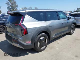 ✅ 2024 Kia EV9 Light Long Range • VIN: KNDAB5S11R6030524 • Lot: 42214513. Wystawiony na IAAI z przebiegiem 10 079 mil. Bezpłatny archiwum sprzedaży aukcyjnych z USA i szczegółowy raport historii pojazdu na DreamBid. Zdjęcie 4.