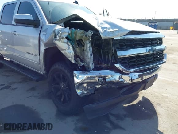 ✅ 2018 Chevrolet Silverado 1500 LT • VIN: 3GCPCREC1JG358699 • Lot: 43492968. Wystawiony na IAAI z przebiegiem 120 924 mil. Bezpłatny archiwum sprzedaży aukcyjnych z USA i szczegółowy raport historii pojazdu na DreamBid. Zdjęcie 6.