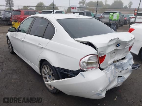 ✅ 2006 BMW 3 Series 330i • VIN: WBAVB33546KS37853 • Лот: 43519154. Опубликован ранее на IAAI с пробегом 130 142 миль. Бесплатный доступ к архиву аукционных продаж из США и подробный отчёт об истории автомобиля на DreamBid. Изображение 3.