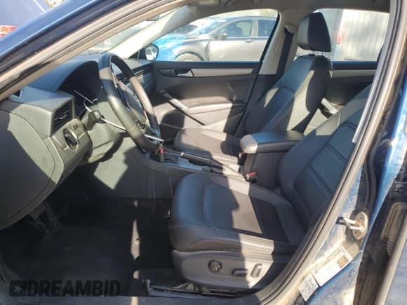 ✅ 2022 Volkswagen Passat SE • VIN: 1VWSA7A35NC009190 • Лот: 85289255. Опубликован ранее на Copart с пробегом 149 267 миль. Бесплатный доступ к архиву аукционных продаж из США и подробный отчёт об истории автомобиля на DreamBid. Изображение 7.