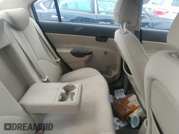 ✅ 2008 Hyundai Accent GLS • VIN: KMHCN46C38U237542 • Лот: 41483378. Опубликован ранее на IAAI с пробегом 160 192 миль. Бесплатный доступ к архиву аукционных продаж из США и подробный отчёт об истории автомобиля на DreamBid. Изображение 8.