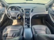 ✅ 2014 Hyundai Sonata Limited • VIN: 5NPEC4AC2EH922101 • Lot: 64802245. Wystawiony na Copart z przebiegiem 144 276 mil. Bezpłatny archiwum sprzedaży aukcyjnych z USA i szczegółowy raport historii pojazdu na DreamBid. Zdjęcie 8.