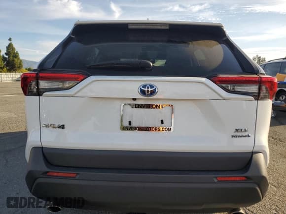 ✅ 2024 Toyota RAV4 Hybrid XLE • VIN: 4T3RWRFV0RU132231 • Lot: 92253755. Wystawiony na Copart z przebiegiem 69 576 mil. Bezpłatny archiwum sprzedaży aukcyjnych z USA i szczegółowy raport historii pojazdu na DreamBid. Zdjęcie 6.