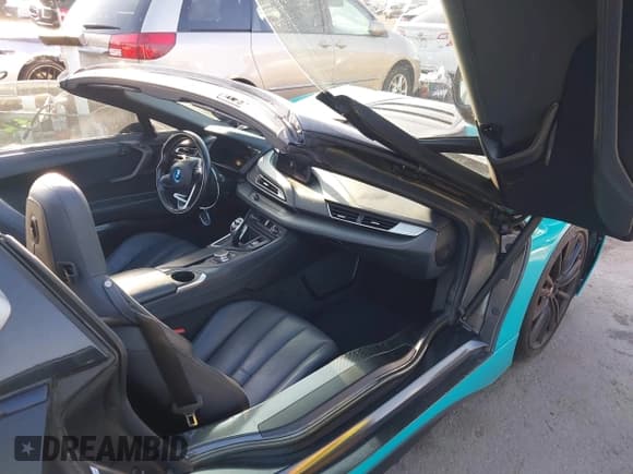 ✅ 2019 BMW i8 • VIN: WBY2Z6C51KVG97923 • Лот: 43312208. Опубликован ранее на IAAI с пробегом Не указан. Бесплатный доступ к архиву аукционных продаж из США и подробный отчёт об истории автомобиля на DreamBid. Изображение 5.