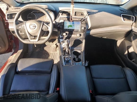 ✅ 2018 Nissan Maxima SL • VIN: 1N4AA6AP2JC399077 • Lot: 82560055. Wystawiony na Copart z przebiegiem 45 684 mil. Bezpłatny archiwum sprzedaży aukcyjnych z USA i szczegółowy raport historii pojazdu na DreamBid. Zdjęcie 8.