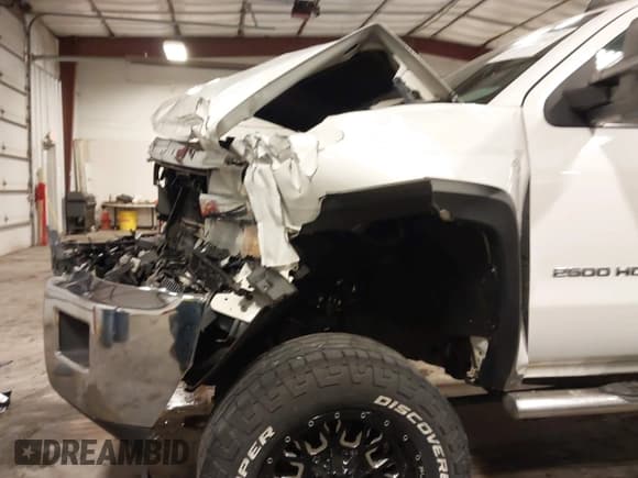 ✅ 2015 Chevrolet Silverado 2500HD LT • VIN: 1GC1KVE8XFF157924 • Lot: 41787811. Listed on IAAI with 224,244 mi. Free auction sales archive from the USA and detailed vehicle history report at DreamBid. Image 19.