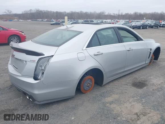 ✅ 2016 Cadillac CTS-V • VIN: 1G6A15S61G0185723 • Lot: 41792553. Wystawiony na IAAI z przebiegiem Nie podano. Bezpłatny archiwum sprzedaży aukcyjnych z USA i szczegółowy raport historii pojazdu na DreamBid. Zdjęcie 4.