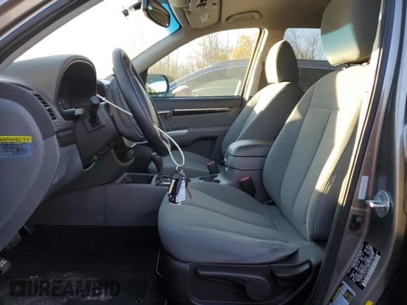 ✅ 2011 Hyundai Santa Fe GLS • VIN: 5XYZG3AB8BG080794 • Lot: 82610195. Listed on Copart with 133,573 mi. Free auction sales archive from the USA and detailed vehicle history report at DreamBid. Image 7.