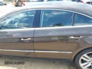 ✅ 2015 Volkswagen CC Executive • VIN: WVWRP7AN7FE802238 • Lot: 42321727. Wystawiony na IAAI z przebiegiem 65 933 mil. Bezpłatny archiwum sprzedaży aukcyjnych z USA i szczegółowy raport historii pojazdu na DreamBid. Zdjęcie 14.