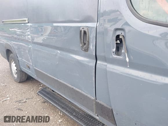 ✅ 2020 Ram ProMaster Cargo • VIN: 3C6URVJG1LE128461 • Lot: 42760478. Listed on IAAI with 44,622 mi. Free auction sales archive from the USA and detailed vehicle history report at DreamBid. Image 6.