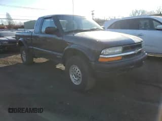 ✅ 2001 Chevrolet S-10 LS ZR2 • VIN: 1GCCT19W318206255 • Лот: 42445755. Опубликован ранее на Copart с пробегом 144 450 миль. Бесплатный доступ к архиву аукционных продаж из США и подробный отчёт об истории автомобиля на DreamBid. Изображение 4.