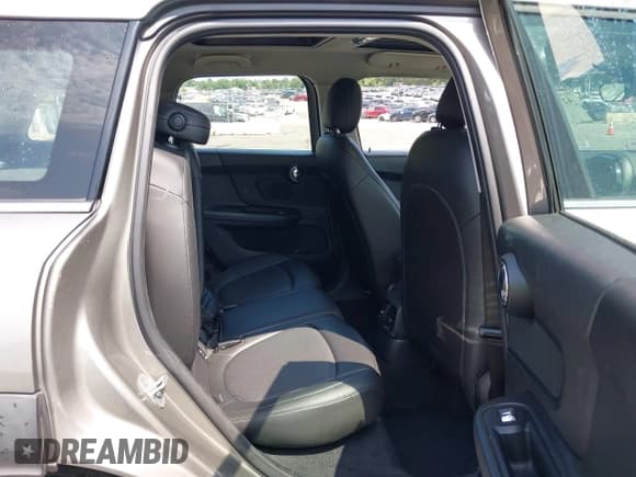 ✅ 2020 MINI Countryman Cooper • VIN: WMZYW3C01L3L21935 • Lot: 42790121. Wystawiony na IAAI z przebiegiem 77 072 mil. Bezpłatny archiwum sprzedaży aukcyjnych z USA i szczegółowy raport historii pojazdu na DreamBid. Zdjęcie 8.