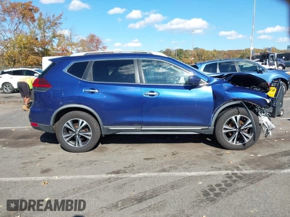 ✅ 2018 Nissan Rogue SV • VIN: JN8AT2MV6JW319208 • Lot: 43510772. Wystawiony na IAAI z przebiegiem 66 955 mil. Bezpłatny archiwum sprzedaży aukcyjnych z USA i szczegółowy raport historii pojazdu na DreamBid. Zdjęcie 13.