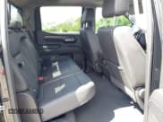 ✅ 2024 Chevrolet Silverado 1500 LT Trail Boss • VIN: 3GCUDFED6RG443282 • Lot: 43393508. Wystawiony na IAAI z przebiegiem 18 110 mil. Bezpłatny archiwum sprzedaży aukcyjnych z USA i szczegółowy raport historii pojazdu na DreamBid. Zdjęcie 8.