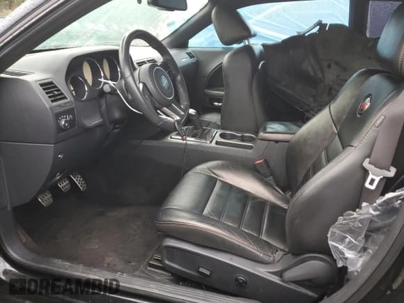 ✅ 2014 Dodge Challenger R/T Classic • VIN: 2C3CDYBT9EH293461 • Lot: 84539974. Wystawiony na Copart z przebiegiem Nie podano. Bezpłatny archiwum sprzedaży aukcyjnych z USA i szczegółowy raport historii pojazdu na DreamBid. Zdjęcie 7.