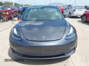 ✅ 2022 Tesla Model 3 • VIN: 5YJ3E1EA0NF206479 • Lot: 43176382. Wystawiony na IAAI z przebiegiem 56 793 mil. Bezpłatny archiwum sprzedaży aukcyjnych z USA i szczegółowy raport historii pojazdu na DreamBid. Zdjęcie 11.