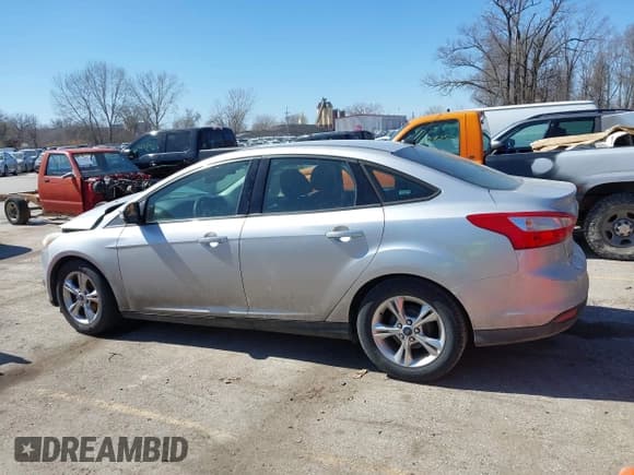 ✅ 2014 Ford Focus SE • VIN: 1FADP3F24EL239148 • Lot: 41749252. Listed on IAAI with 105,131 mi. Free auction sales archive from the USA and detailed vehicle history report at DreamBid. Image 13.