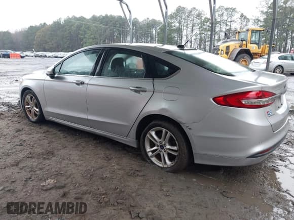 ✅ 2018 Ford Fusion SE • VIN: 3FA6P0H70JR179414 • Лот: 43877600. Опубликован ранее на IAAI с пробегом 153 151 миль. Бесплатный доступ к архиву аукционных продаж из США и подробный отчёт об истории автомобиля на DreamBid. Изображение 3.
