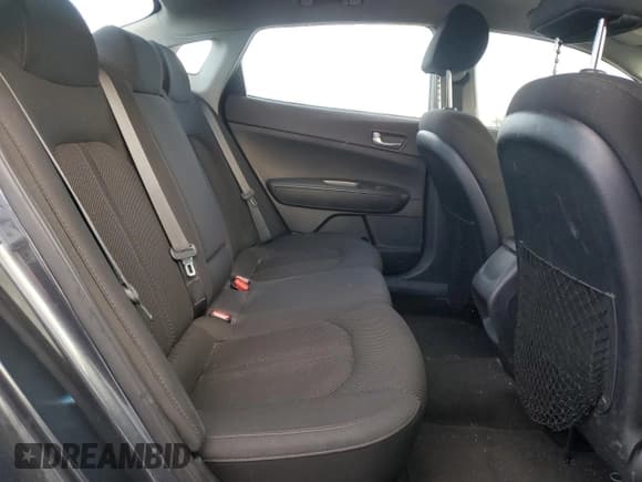 ✅ 2019 Kia Optima S • VIN: 5XXGT4L38KG377387 • Лот: 90328595. Опубликован ранее на Copart с пробегом 92 338 миль. Бесплатный доступ к архиву аукционных продаж из США и подробный отчёт об истории автомобиля на DreamBid. Изображение 10.