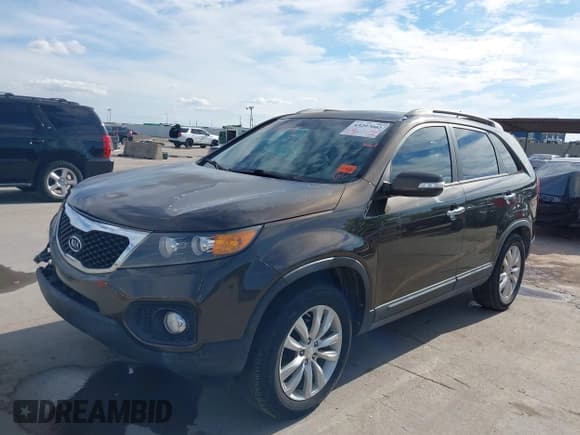 ✅ 2011 Kia Sorento EX • VIN: 5XYKU3A15BG128303 • Lot: 43297002. Wystawiony na IAAI z przebiegiem Nie podano. Bezpłatny archiwum sprzedaży aukcyjnych z USA i szczegółowy raport historii pojazdu na DreamBid. Zdjęcie 2.