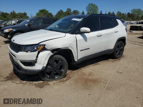 ✅ 2019 Jeep Compass Latitude • VIN: 3C4NJDBB6KT828486 • Лот: 56137755. Опубликован ранее на Copart с пробегом 47 119 миль. Бесплатный доступ к архиву аукционных продаж из США и подробный отчёт об истории автомобиля на DreamBid. Изображение 1.