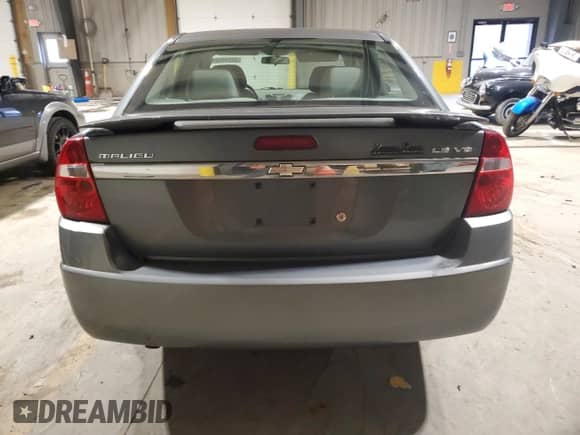 2005 Chevrolet Malibu LS z VIN 1G1ZT54865F337569, wystawiony jako Copart lot #82240424 z przebiegiem 74 919 mil mil oraz Czysty tytuł • Clean title. Historia ofert i sprzedaży dostępna na DreamBid. Obrazek 6.