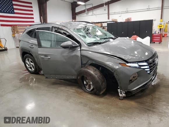 ✅ 2024 Hyundai Tucson SEL • VIN: 5NMJBCDE2RH422077 • Lot: 82210094. Wystawiony na Copart z przebiegiem 6 274 mil. Bezpłatny archiwum sprzedaży aukcyjnych z USA i szczegółowy raport historii pojazdu na DreamBid. Zdjęcie 4.