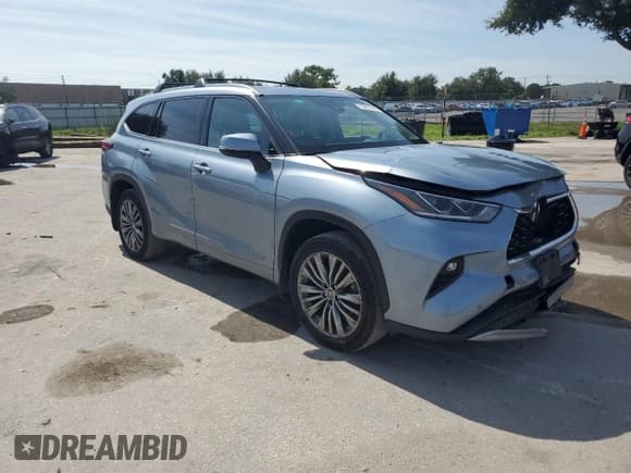 ✅ 2020 Toyota Highlander Platinum • VIN: 5TDFZRBH8LS053201 • Lot: 70917765. Listed on Copart with 66,398 mi. Free auction sales archive from the USA and detailed vehicle history report at DreamBid. Image 4.