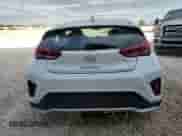 2019 Hyundai Veloster Turbo z VIN KMHTH6AB1KU002761, wystawiony jako Copart lot #77128984 z przebiegiem 62 309 mil mil oraz Czysty tytuł • Clean title. Historia ofert i sprzedaży dostępna na DreamBid. Obrazek 6.