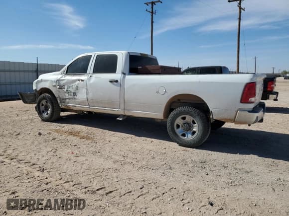 ✅ 2014 Ram 2500 Tradesman • VIN: 3C6UR5HJ1EG186160 • Lot: 49997895. Listed on Copart with 136,195 mi. Free auction sales archive from the USA and detailed vehicle history report at DreamBid. Image 2.