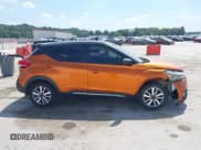 ✅ 2019 Nissan Kicks SR • VIN: 3N1CP5CU1KL506322 • Lot: 43112512. Wystawiony na IAAI z przebiegiem 67 171 mil. Bezpłatny archiwum sprzedaży aukcyjnych z USA i szczegółowy raport historii pojazdu na DreamBid. Zdjęcie 13.