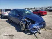 ✅ 2025 Tesla Model Y Long Range • VIN: 7SAYGDEE8SF294393 • Lot: 71731955. Wystawiony na Copart z przebiegiem 8 576 mil. Bezpłatny archiwum sprzedaży aukcyjnych z USA i szczegółowy raport historii pojazdu na DreamBid. Zdjęcie 13.