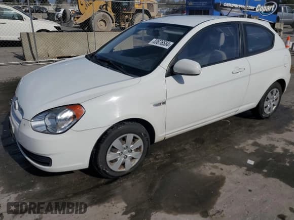 ✅ 2010 Hyundai Accent GS • VIN: KMHCM3ACXAU179844 • Лот: 83676584. Опубликован ранее на Copart с пробегом 62 540 миль. Бесплатный доступ к архиву аукционных продаж из США и подробный отчёт об истории автомобиля на DreamBid. Изображение 1.