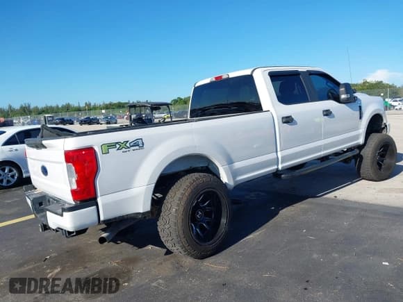 ✅ 2018 Ford F-250 XL • VIN: 1FT7W2B64JEB26408 • Lot: 42984832. Listed on IAAI with 238,266 mi. Free auction sales archive from the USA and detailed vehicle history report at DreamBid. Image 4.