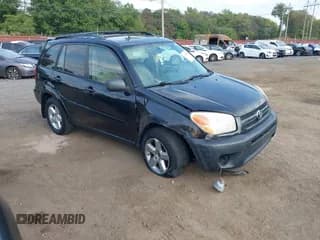 ✅ 2005 Toyota RAV4 • VIN: JTEHD20V350037965 • Lot: 43303802. Wystawiony na IAAI z przebiegiem 241 803 mil. Bezpłatny archiwum sprzedaży aukcyjnych z USA i szczegółowy raport historii pojazdu na DreamBid. Zdjęcie 1.