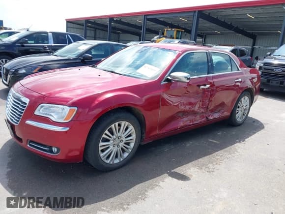 ✅ 2014 Chrysler 300 C • VIN: 2C3CCAKG6EH201221 • Lot: 42763459. Wystawiony na IAAI z przebiegiem 172 218 mil. Bezpłatny archiwum sprzedaży aukcyjnych z USA i szczegółowy raport historii pojazdu na DreamBid. Zdjęcie 2.