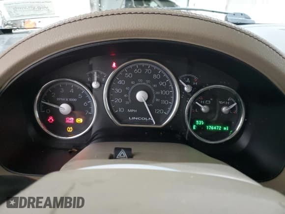 ✅ 2008 Lincoln Mark LT • VIN: 5LTPW18588FJ03336 • Лот: 82602925. Опубликован ранее на Copart с пробегом 176 472 миль. Бесплатный доступ к архиву аукционных продаж из США и подробный отчёт об истории автомобиля на DreamBid. Изображение 9.