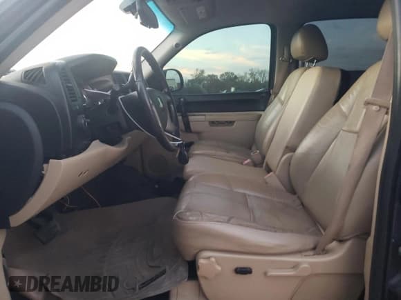 ✅ 2010 Chevrolet Silverado 1500 • VIN: 3GCRKSE25AG193461 • Лот: 80661854. Опубликован ранее на Copart с пробегом 174 434 миль. Бесплатный доступ к архиву аукционных продаж из США и подробный отчёт об истории автомобиля на DreamBid. Изображение 7.