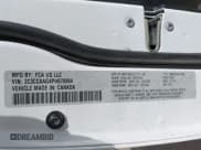 ✅ 2023 Chrysler 300 Touring • VIN: 2C3CCAAG4PH678864 • Lot: 42743435. Wystawiony na IAAI z przebiegiem 26 224 mil. Bezpłatny archiwum sprzedaży aukcyjnych z USA i szczegółowy raport historii pojazdu na DreamBid. Zdjęcie 9.