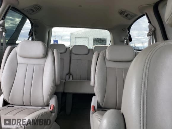 ✅ 2006 Chrysler Town & Country Touring • VIN: 2A4GP54L56R739465 • Lot: 84757235. Wystawiony na Copart z przebiegiem 136 345 mil. Bezpłatny archiwum sprzedaży aukcyjnych z USA i szczegółowy raport historii pojazdu na DreamBid. Zdjęcie 10.