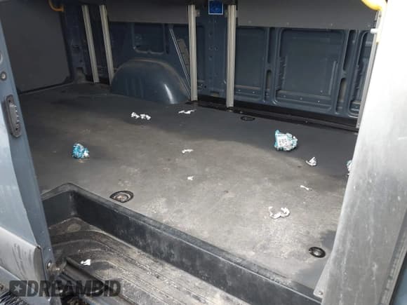 ✅ 2019 Mercedes-Benz Sprinter Cargo • VIN: WD4PF0CD5KT004774 • Lot: 41262434. Listed on IAAI with Not provided. Free auction sales archive from the USA and detailed vehicle history report at DreamBid. Image 6.