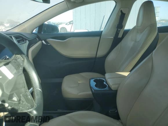 ✅ 2013 Tesla Model S • VIN: 5YJSA1CN7DFP25010 • Lot: 89883185. Wystawiony na Copart z przebiegiem Nie podano. Bezpłatny archiwum sprzedaży aukcyjnych z USA i szczegółowy raport historii pojazdu na DreamBid. Zdjęcie 7.