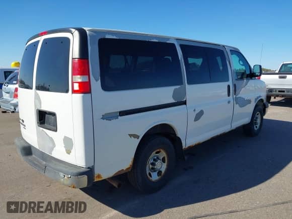 2011 Chevrolet Express Passenger LT с VIN 1GAZGYFG6B1178586, выставлен на аукционе IAAI как лот 43429542 с пробегом 33 487 миль миль и . История ставок и продаж доступна на DreamBid. Изображение 4.