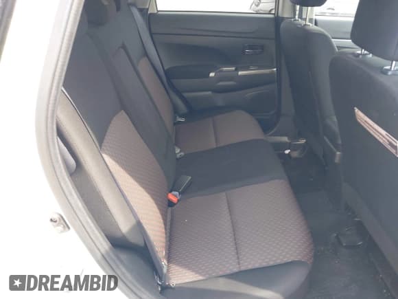 ✅ 2018 Mitsubishi Outlander ES • VIN: JA4AR3AU6JU009531 • Lot: 42760097. Listed on IAAI with 91,202 mi. Free auction sales archive from the USA and detailed vehicle history report at DreamBid. Image 8.