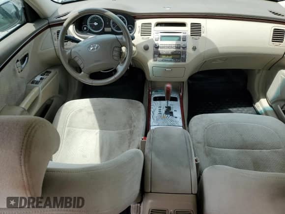 2007 Hyundai Azera SE с VIN KMHFC46F47A187067, выставлен на аукционе Copart как лот 52978595 с пробегом 213 682 миль миль и Списание • Salvage title. История ставок и продаж доступна на DreamBid. Изображение 8.