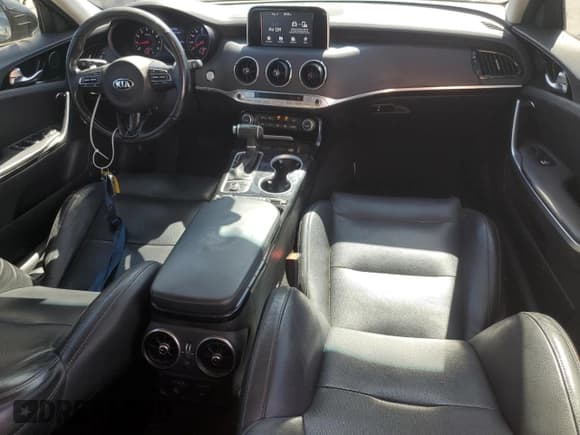 ✅ 2018 Kia Stinger • VIN: KNAE15LA1J6016921 • Лот: 68262295. Опубликован ранее на Copart с пробегом 101 647 миль. Бесплатный доступ к архиву аукционных продаж из США и подробный отчёт об истории автомобиля на DreamBid. Изображение 8.