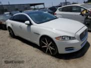 ✅ 2013 Jaguar XJ • VIN: SAJWA1C75D8V40541 • Lot: 62592345. Wystawiony na Copart z przebiegiem 70 159 mil. Bezpłatny archiwum sprzedaży aukcyjnych z USA i szczegółowy raport historii pojazdu na DreamBid. Zdjęcie 4.