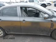 ✅ 2013 Toyota Corolla LE • VIN: 5YFBU4EE5DP135141 • Lot: 43693961. Wystawiony na IAAI z przebiegiem 267 752 mil. Bezpłatny archiwum sprzedaży aukcyjnych z USA i szczegółowy raport historii pojazdu na DreamBid. Zdjęcie 13.